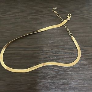 Gold flat necklace